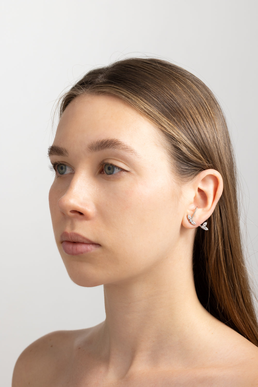 Diamond Short Ear Pin 18K Gold